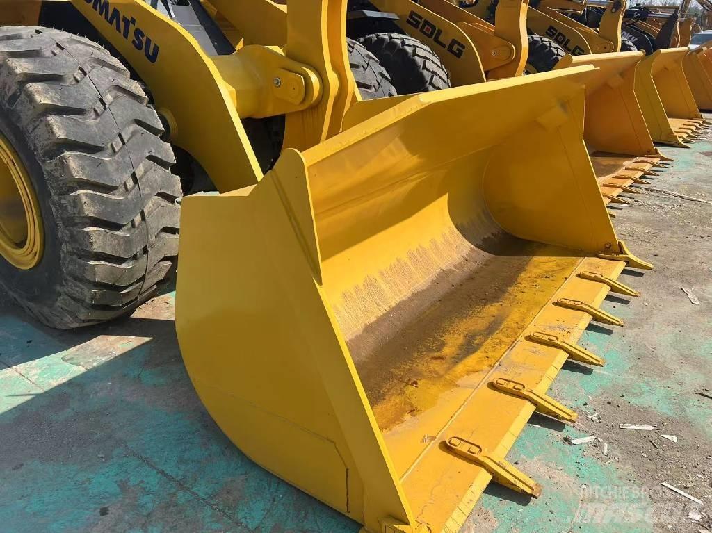 Komatsu WA 380 Iekrāvēji uz riteņiem