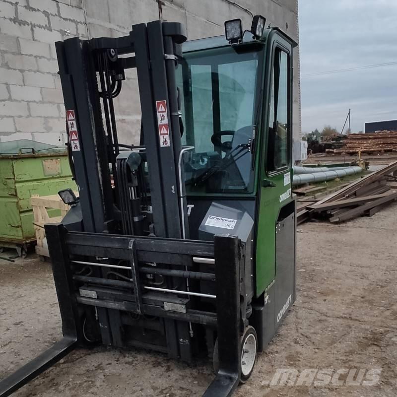 Combilift CBE 2500 Četru virzienu krāvēji