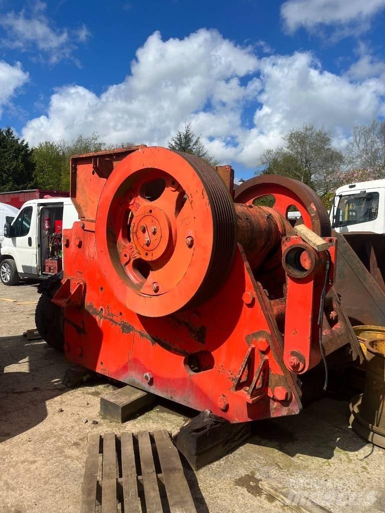 Sandvik QJ 341 Mobilie drupinātāji