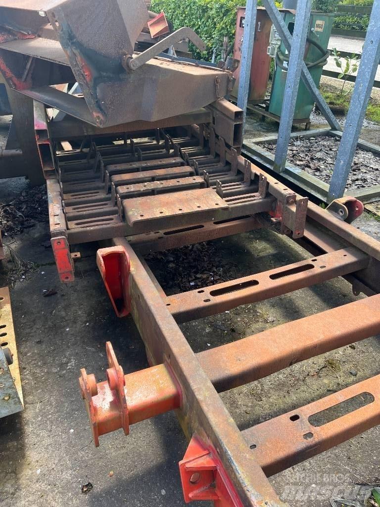 Sandvik QJ 341 Mobilie drupinātāji