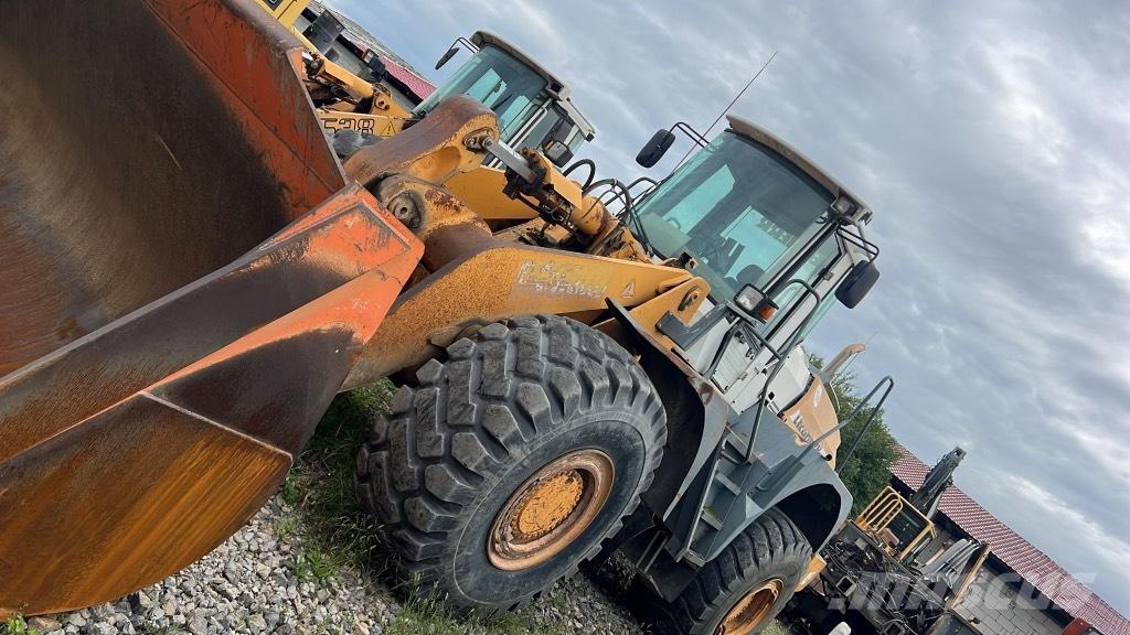 Liebherr L 580 Strēles un kausi