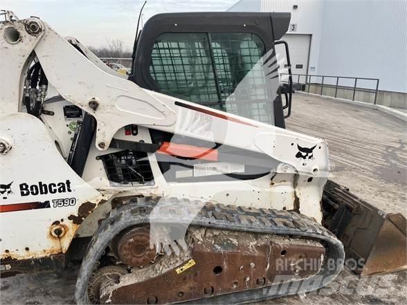 Bobcat T590 Lietoti riteņu kompaktiekrāvēji