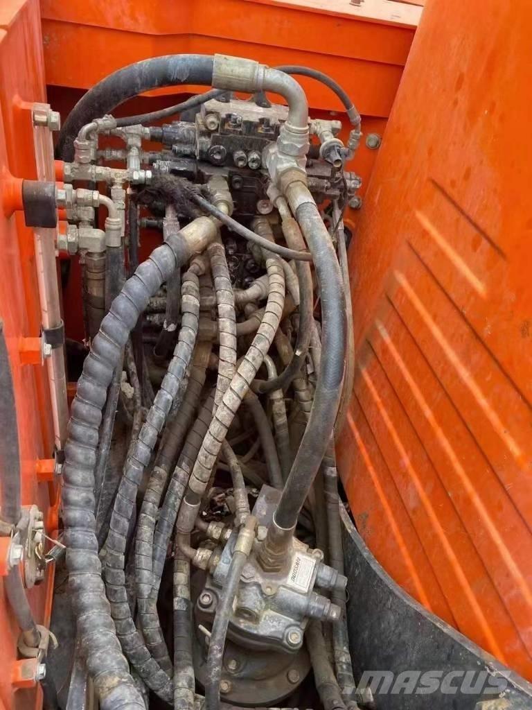 Doosan DX 75 Kāpurķēžu ekskavatori