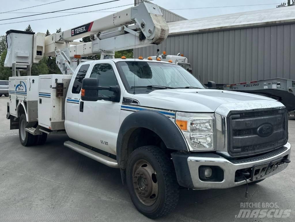 Ford F 550 XLT SD Pacēlāji uz automašīnas bāzes