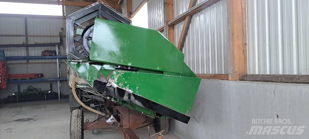 John Deere 2056HM Ražas novākšanas kombaini