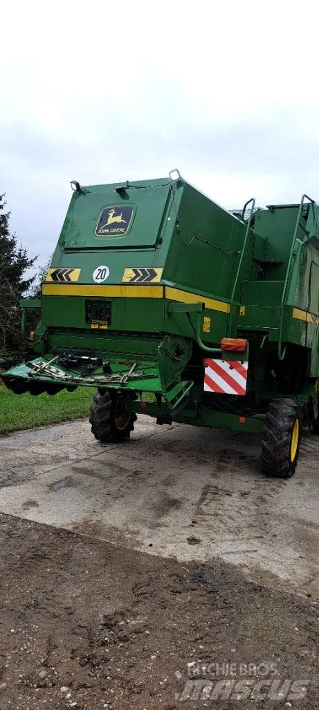 John Deere 2056HM Ražas novākšanas kombaini