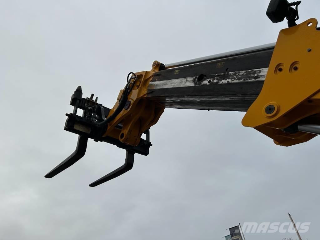JCB TM 320 S Teleskopiskie manipulatori