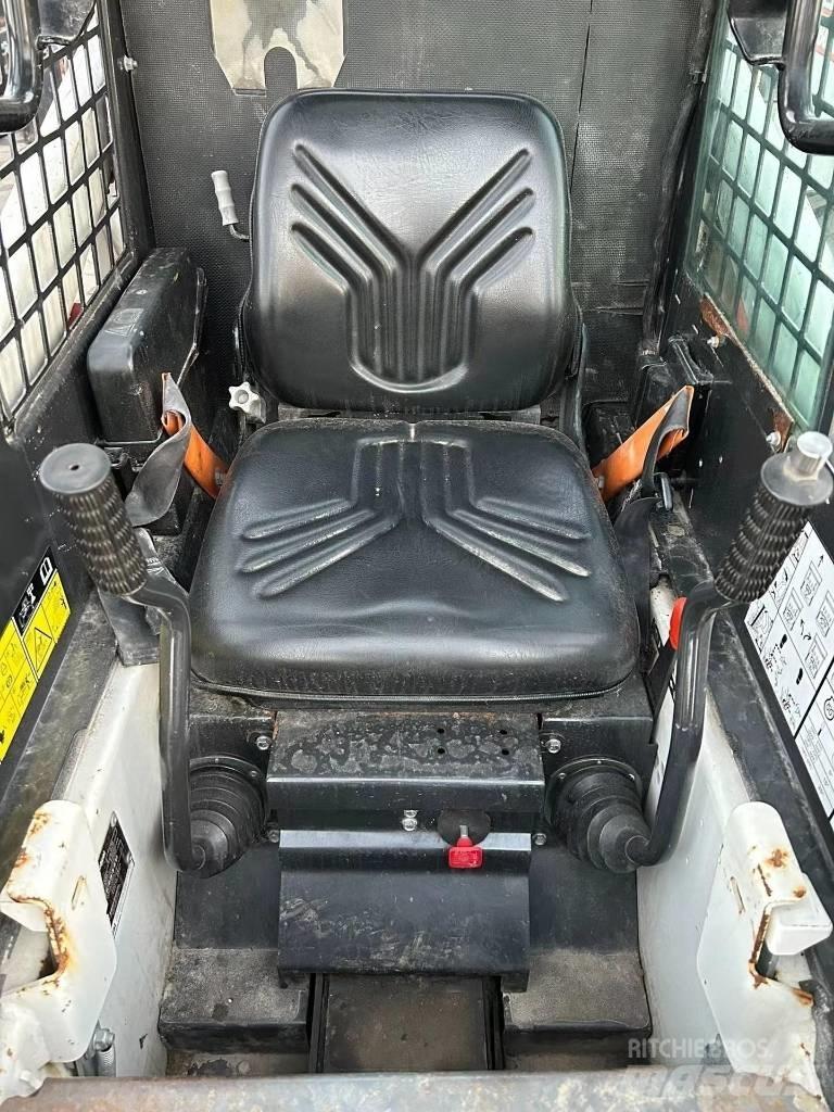 Bobcat S 70 Lietoti riteņu kompaktiekrāvēji