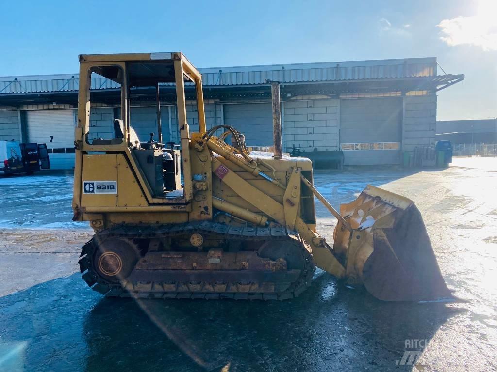 CAT 931 B Kāpurķēžu iekrāvēji