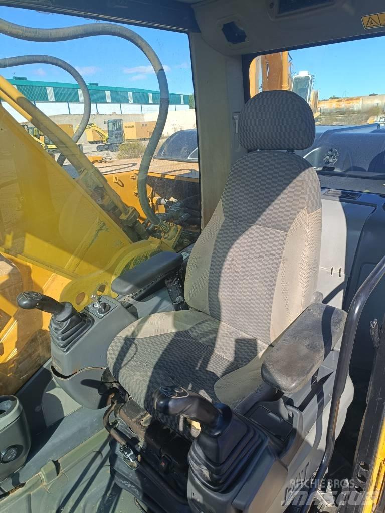 CAT 325 D Kāpurķēžu ekskavatori