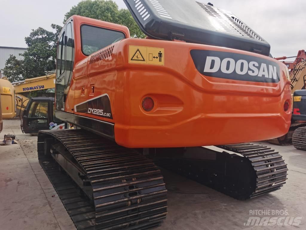 Doosan DX 225 LC-9C Kāpurķēžu ekskavatori