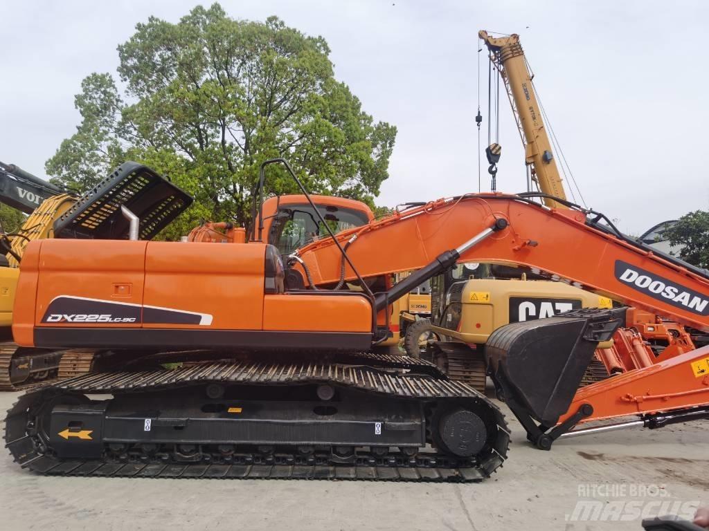 Doosan DX 225 LC-9C Kāpurķēžu ekskavatori