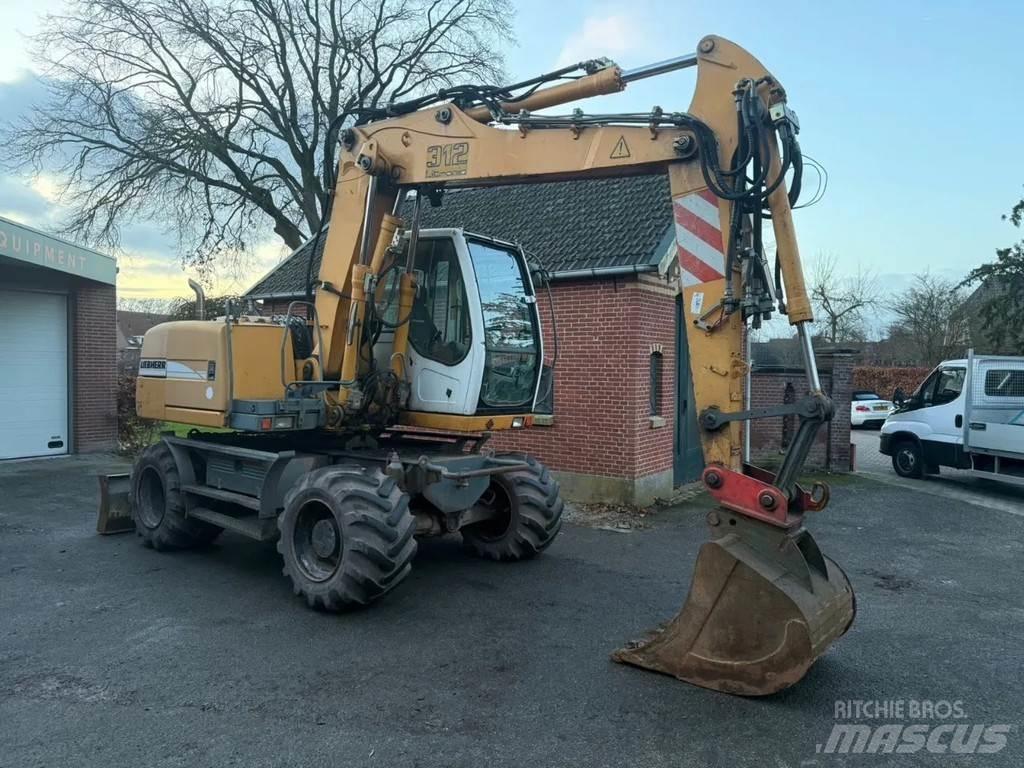 Liebherr A312 Ekskavatori uz riteņiem