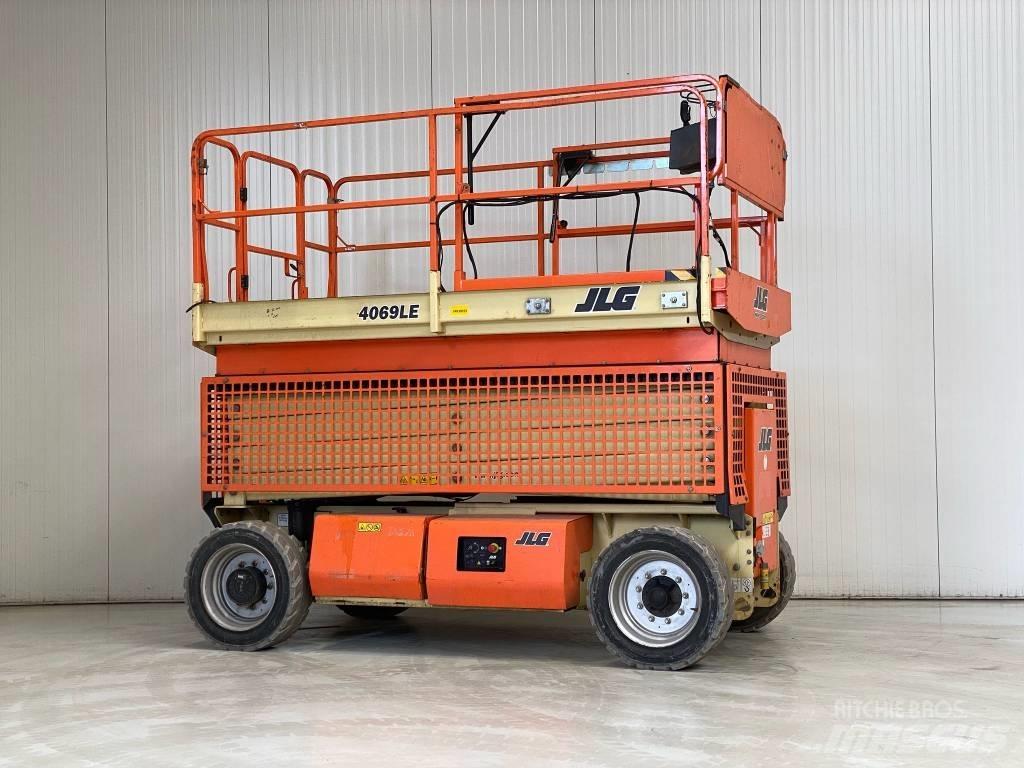 JLG 4069 LE Šķerveida pacēlāji