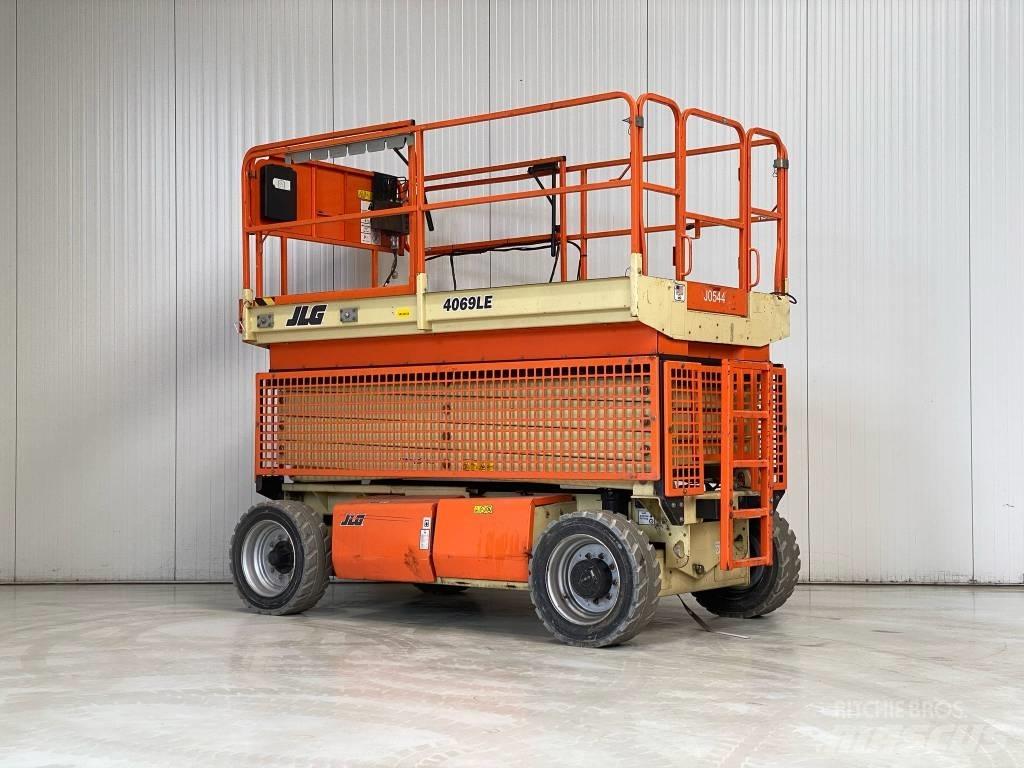 JLG 4069 LE Šķerveida pacēlāji