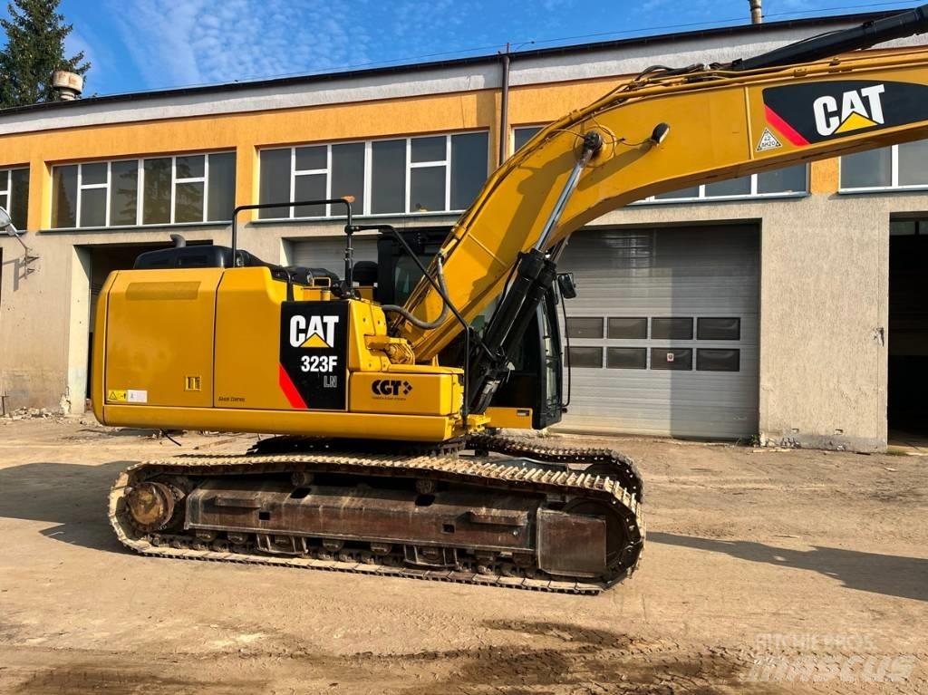 CAT 323 F LN Kāpurķēžu ekskavatori