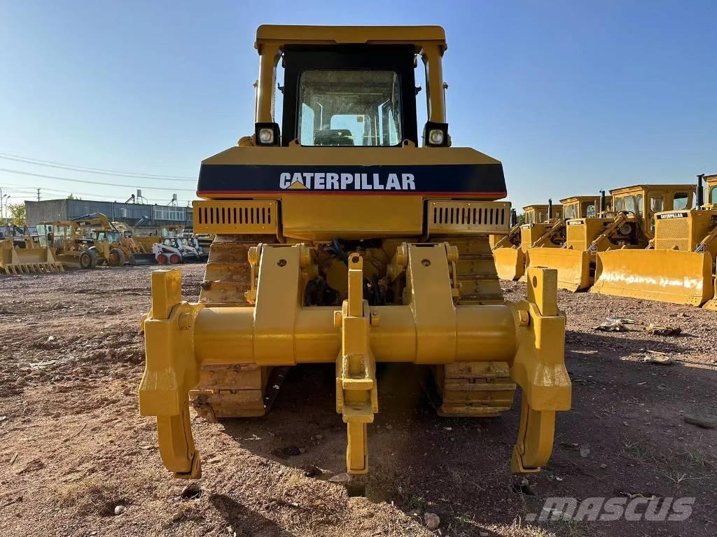 CAT D8R Kāpurķēžu buldozeri