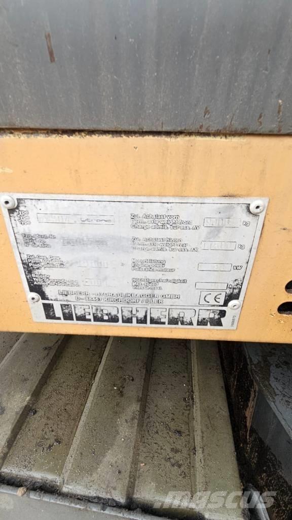 Liebherr 904 Ekskavatori uz riteņiem