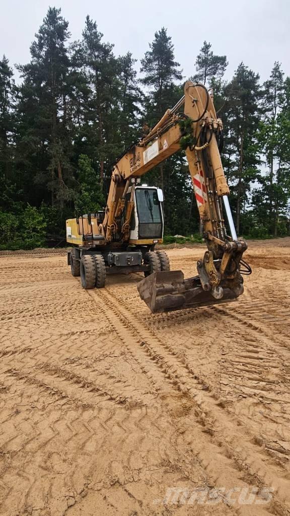 Liebherr 904 Ekskavatori uz riteņiem