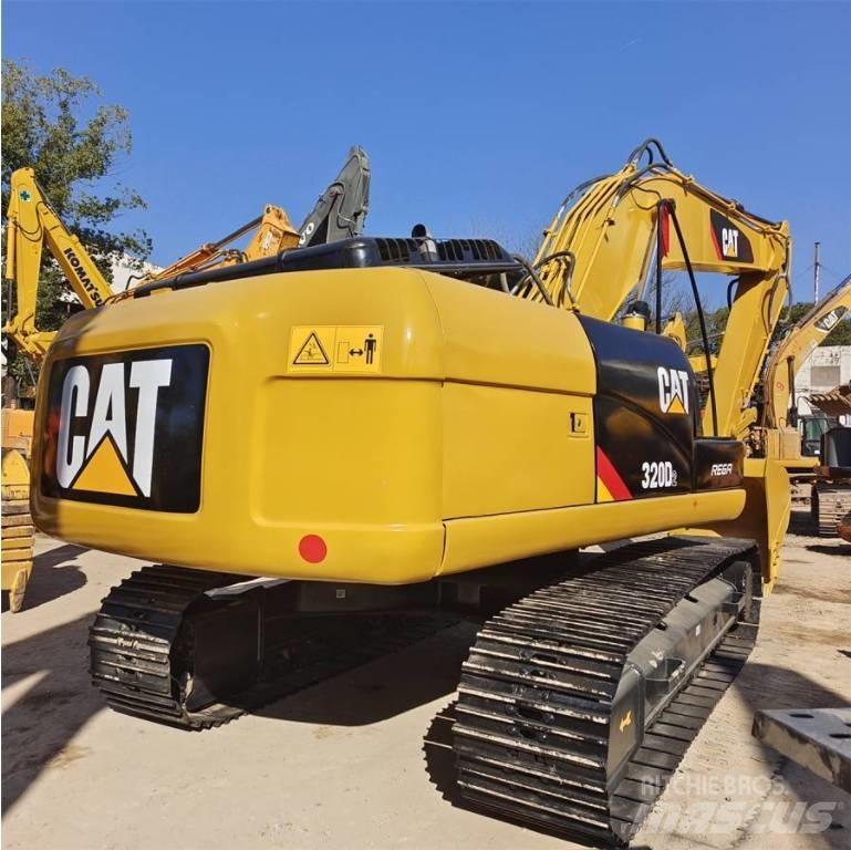CAT 320 D 2 Kāpurķēžu ekskavatori