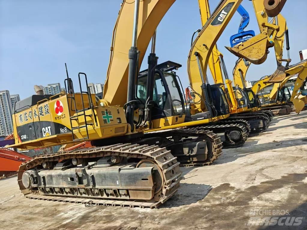 CAT 374 Kāpurķēžu ekskavatori