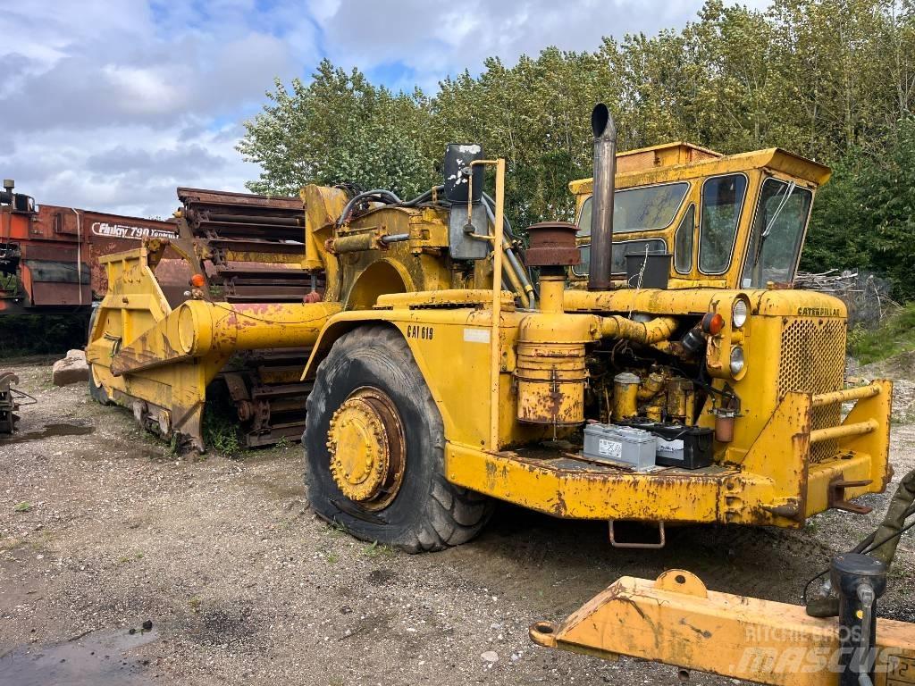 CAT 619 Skrēperi