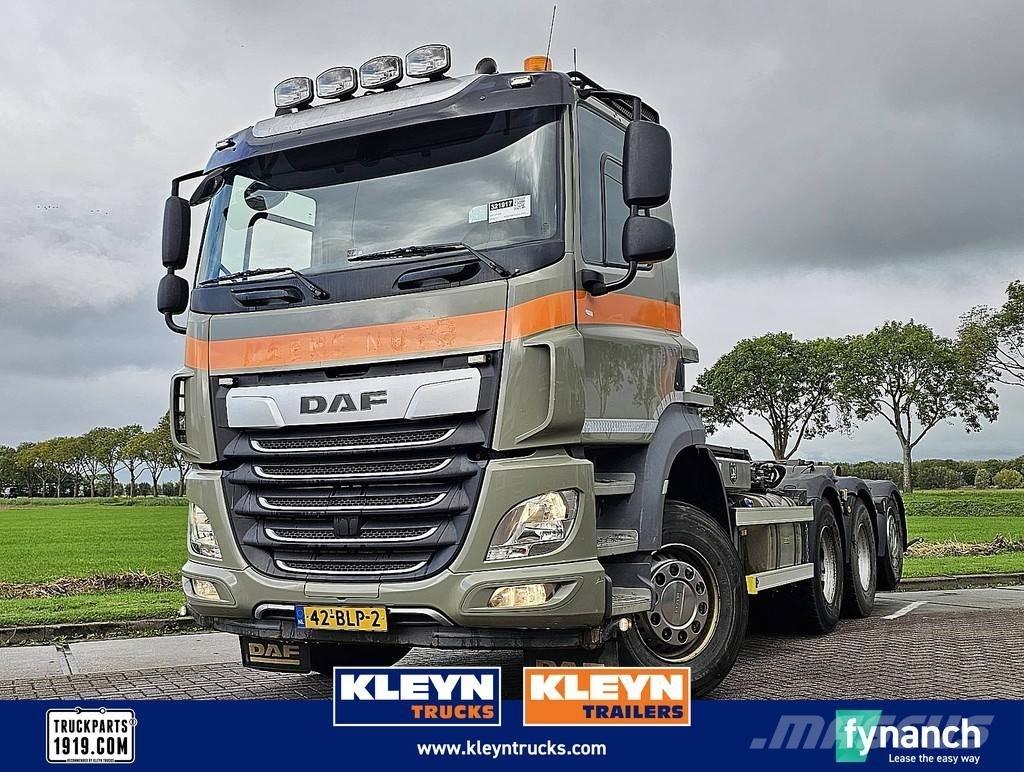 DAF CF 480 FAW Treileri ar āķi