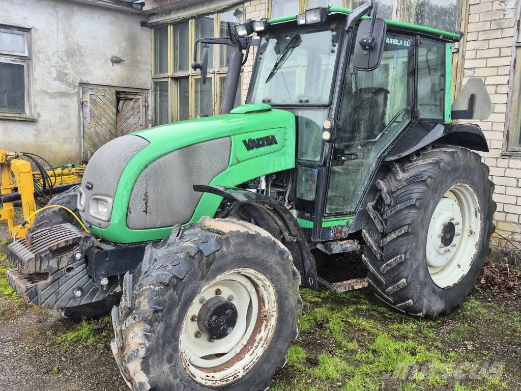 Valtra A 95 Traktori