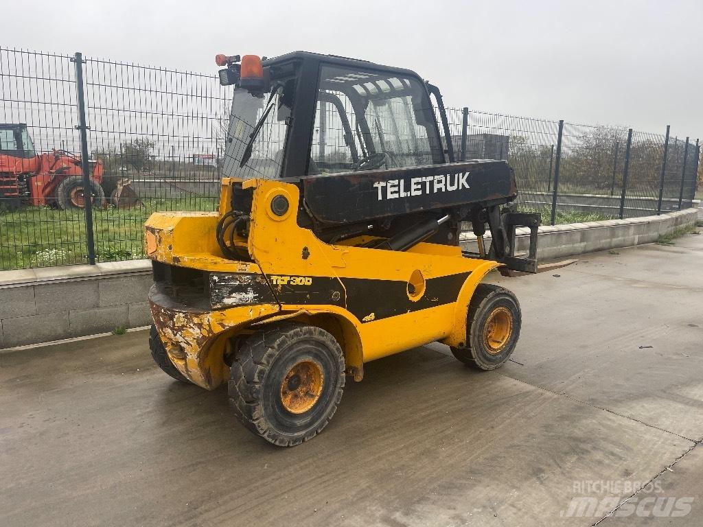 JCB TLT 30 D 4x4 !! Teleskopiskie manipulatori