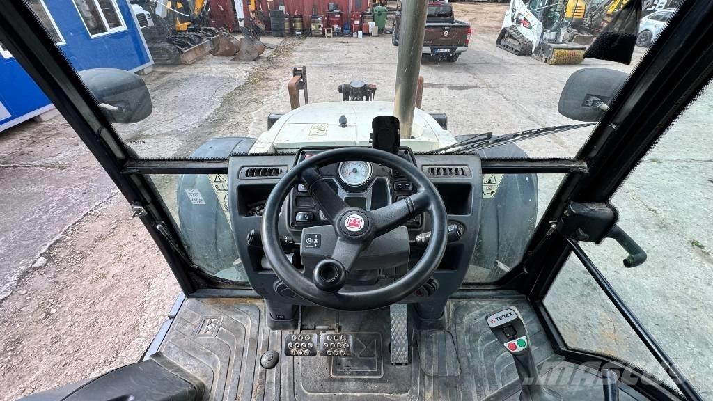 Terex TLB 990 PS Ekskavatori-iekrāvēji