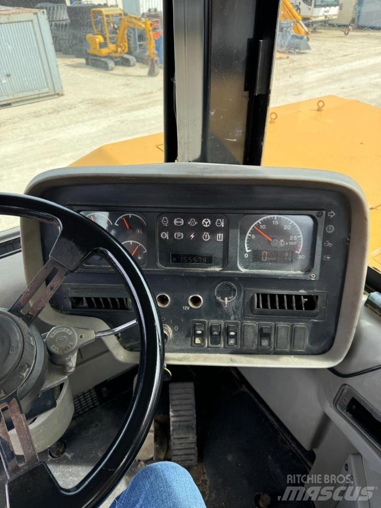 CAT 631 G Skrēperi