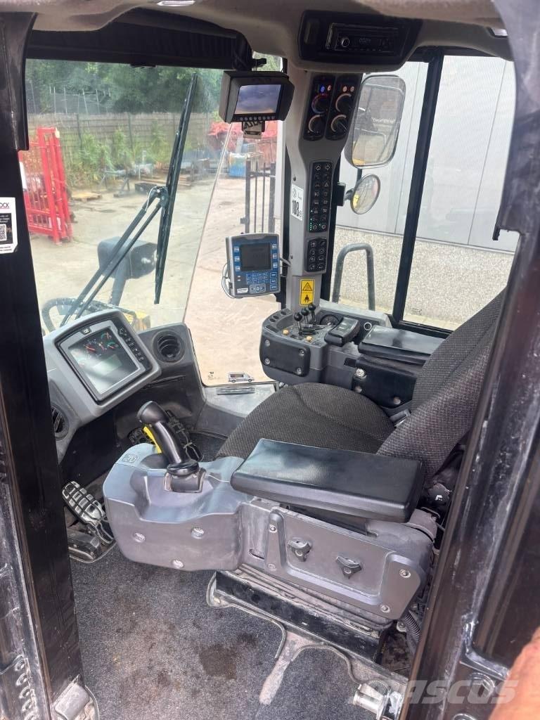 CAT 972 K Iekrāvēji uz riteņiem