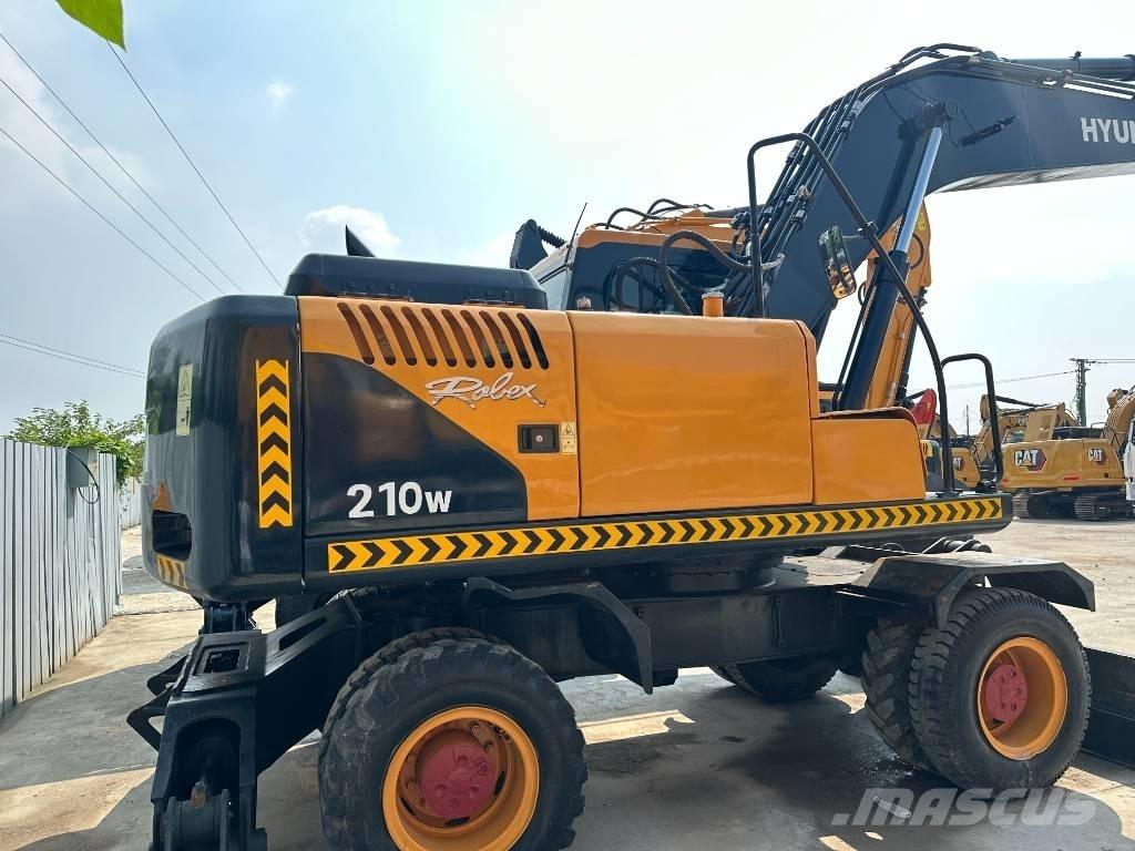 Hyundai 210W-9 Ekskavatori uz riteņiem