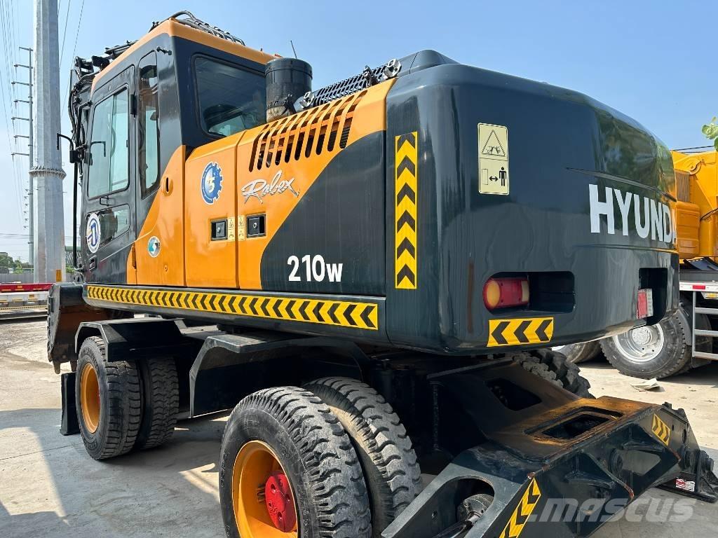 Hyundai 210W-9 Ekskavatori uz riteņiem