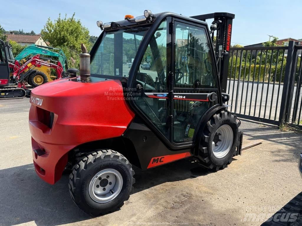 Manitou MC 25 Apvidus autokrāvējs