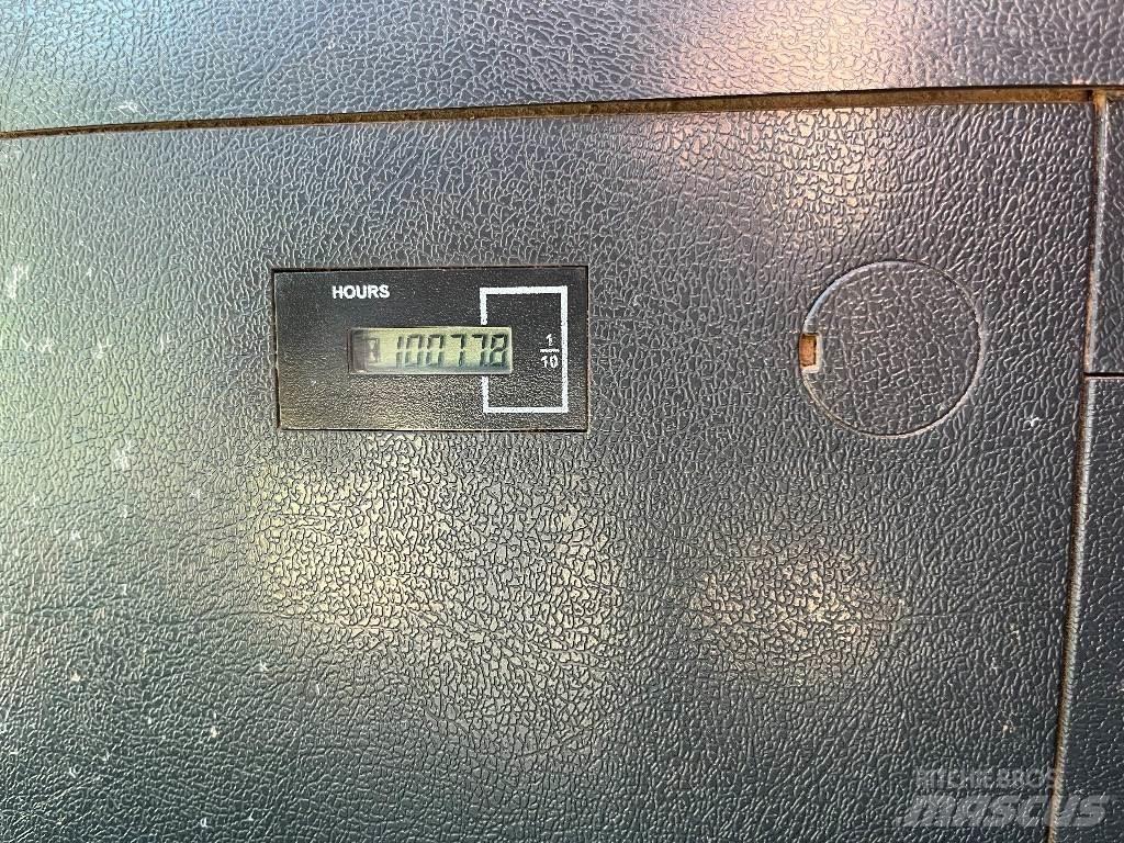 Hyundai HX 180 L Kāpurķēžu ekskavatori