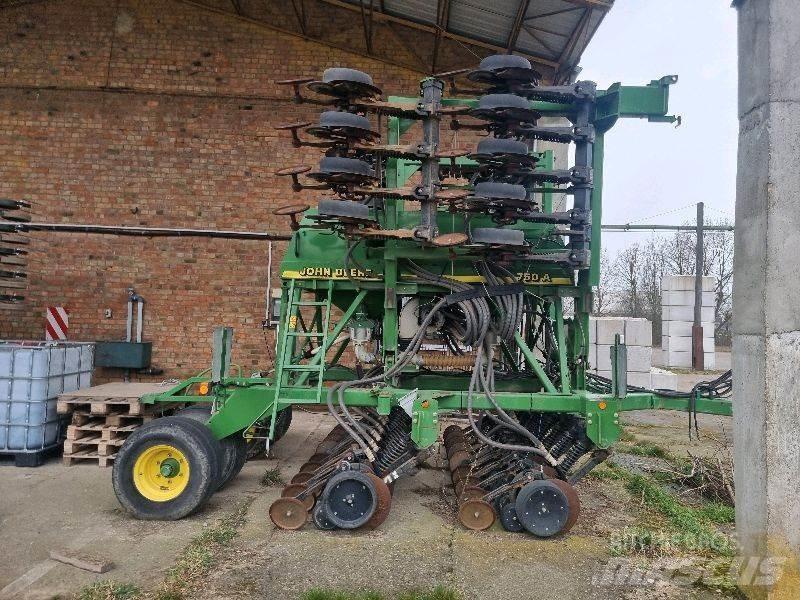 John Deere 750A Lauksaimniecība- Citi