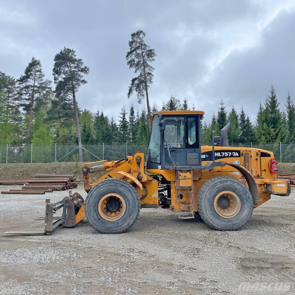 Hyundai HL 757-7 A Iekrāvēji uz riteņiem
