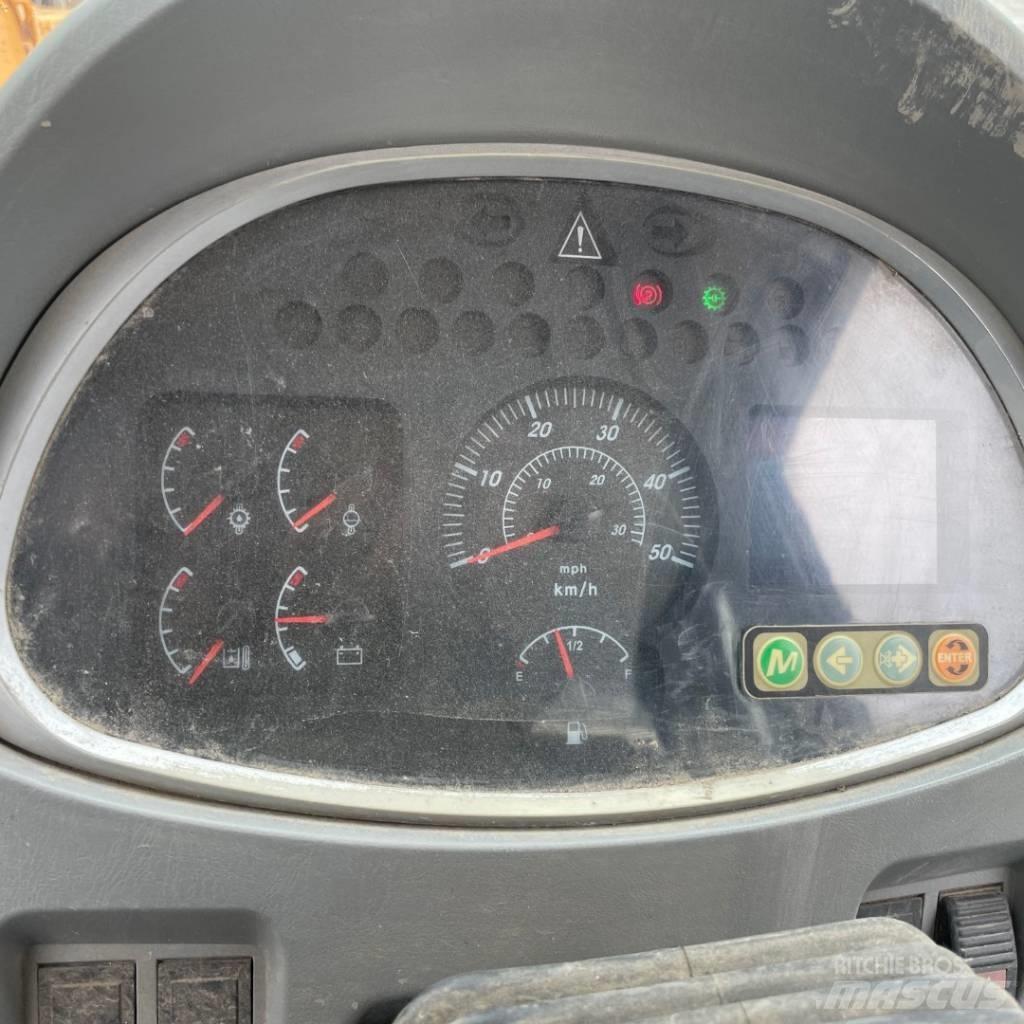 Hyundai HL 757-7 A Iekrāvēji uz riteņiem