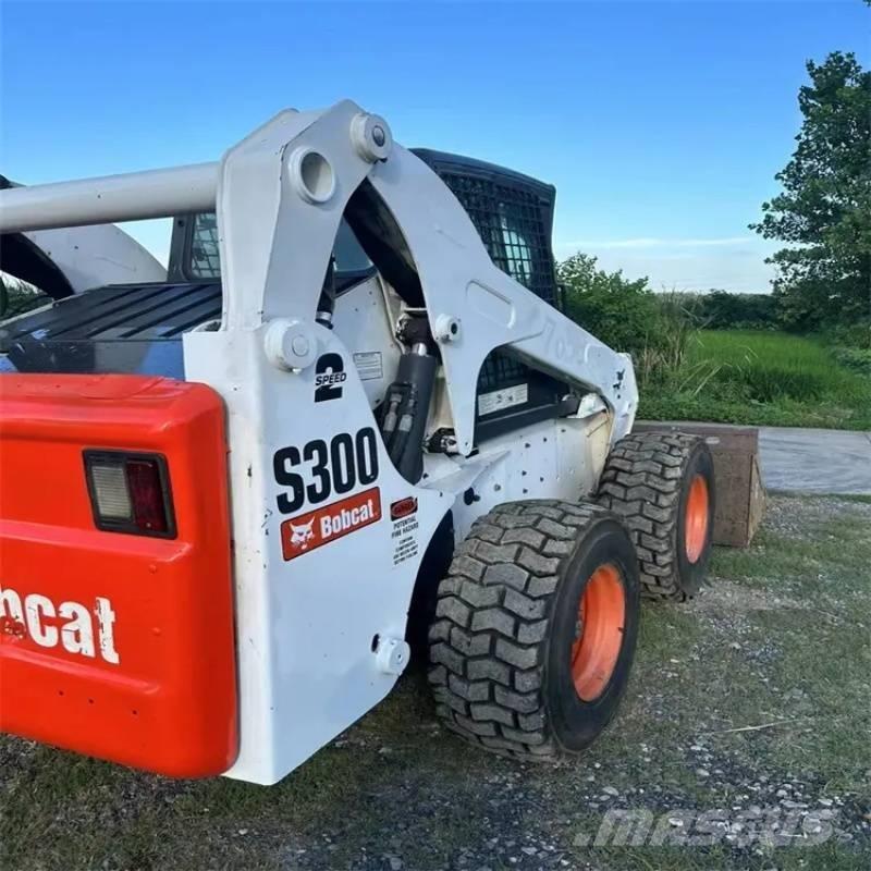 Bobcat s 300 Lietoti riteņu kompaktiekrāvēji