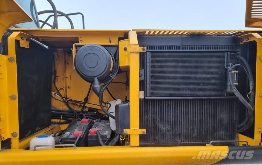 JCB JS 220 LC Kāpurķēžu ekskavatori
