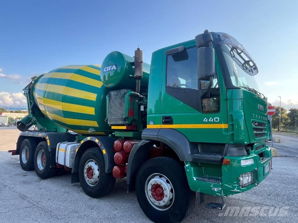 Iveco Trakker 440 Betonvedēji