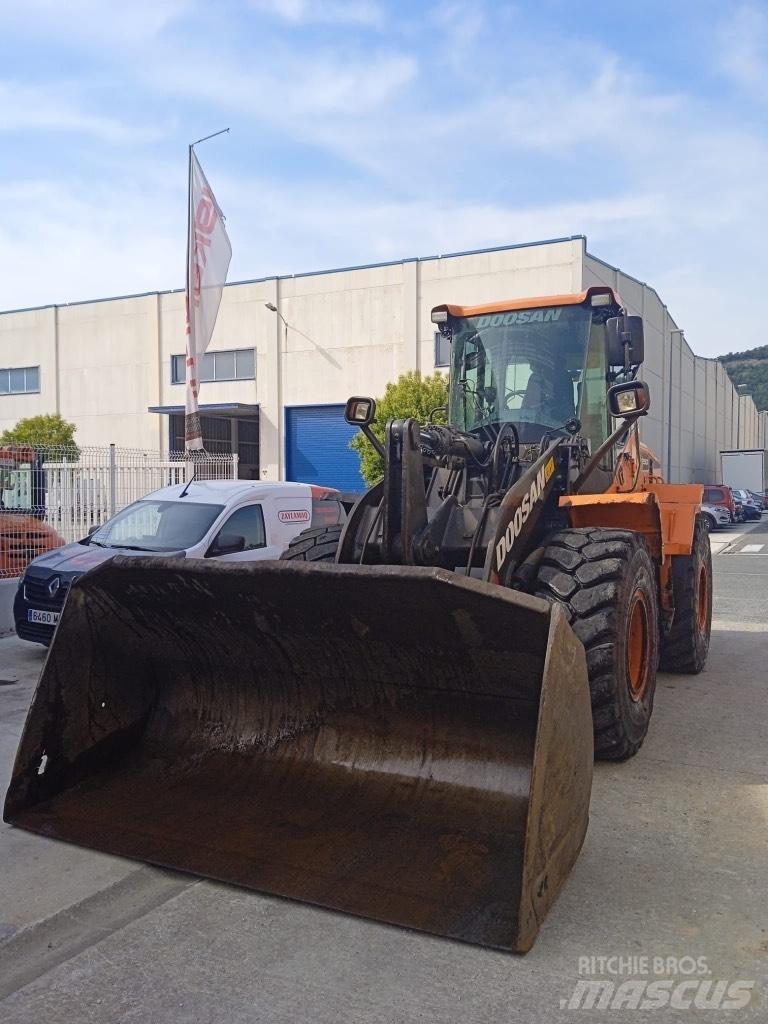 Doosan Dl250-5 Iekrāvēji uz riteņiem