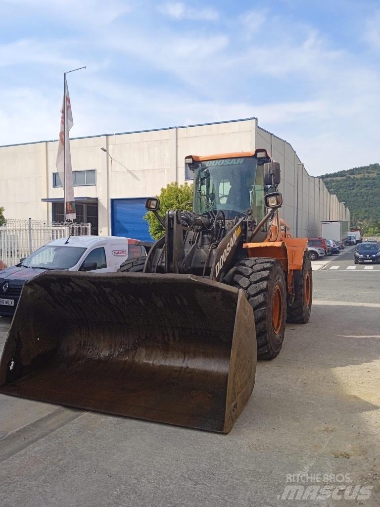 Doosan Dl250-5 Iekrāvēji uz riteņiem