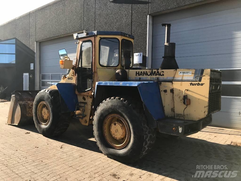 Hanomag 44D Iekrāvēji uz riteņiem