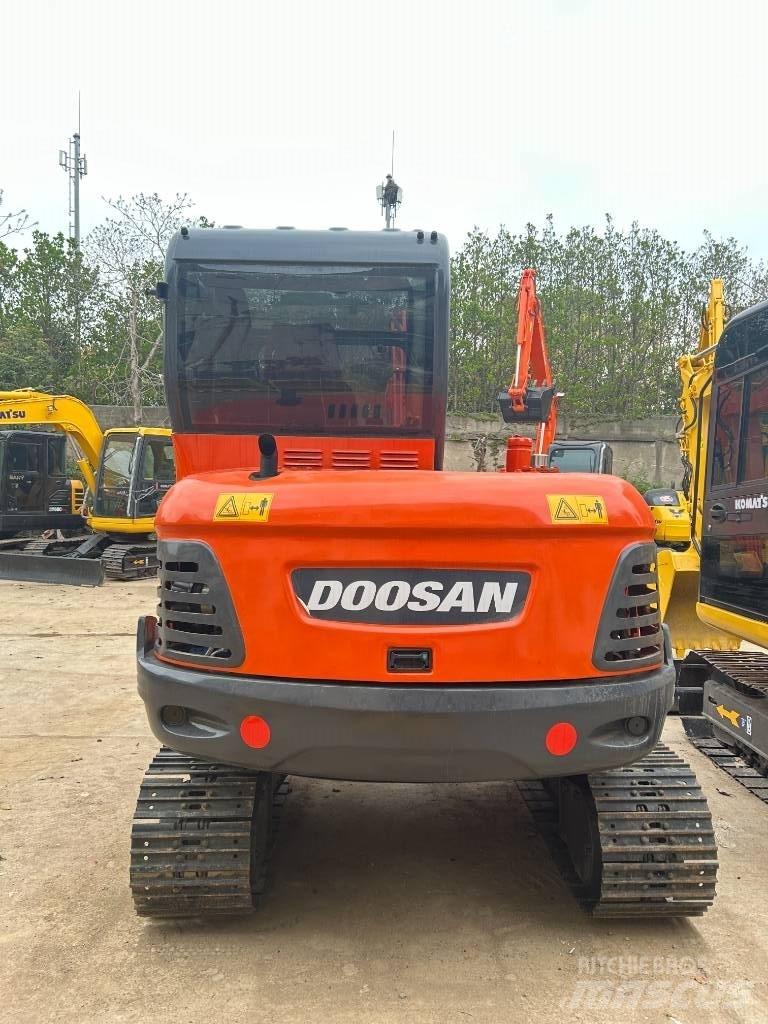Doosan DX 60-9 C Kāpurķēžu ekskavatori