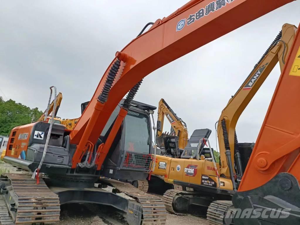 Hitachi ZX210 Kāpurķēžu ekskavatori