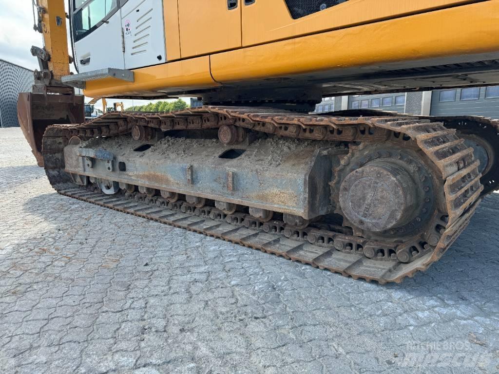 Liebherr R946 LC Kāpurķēžu ekskavatori