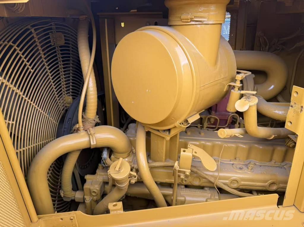 CAT D 6 R Kāpurķēžu buldozeri