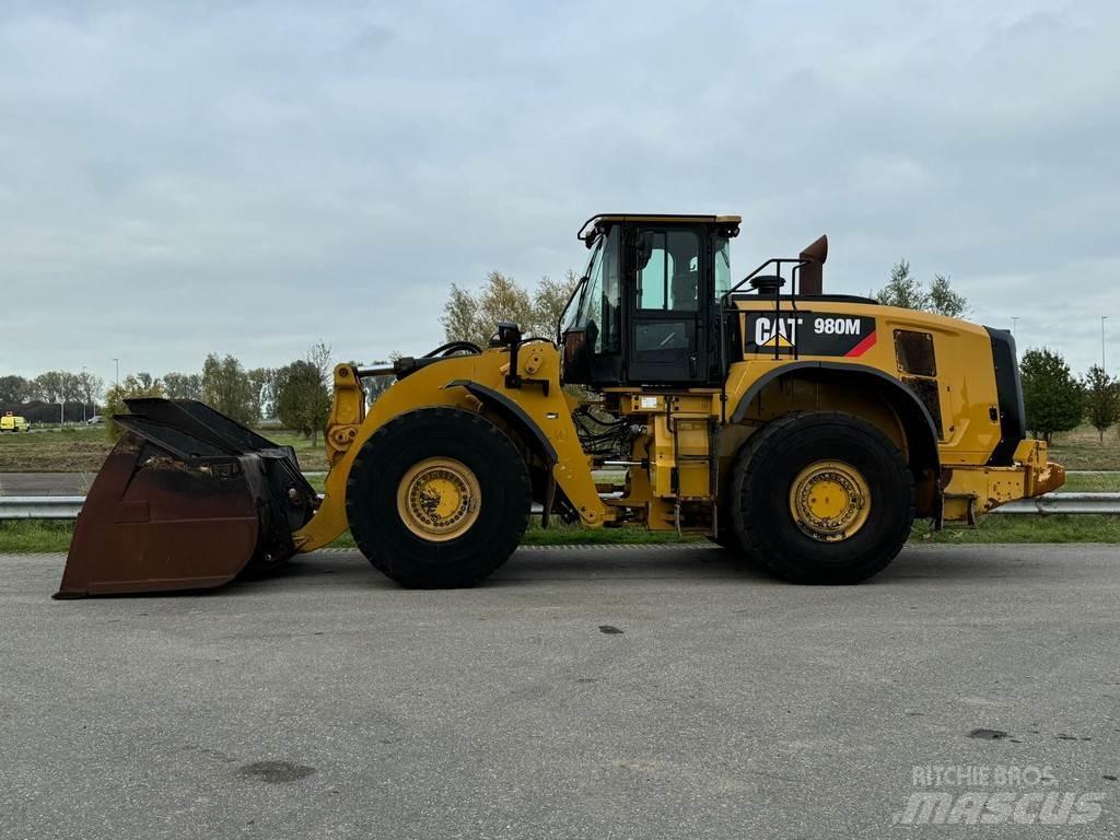 CAT 980M Iekrāvēji uz riteņiem